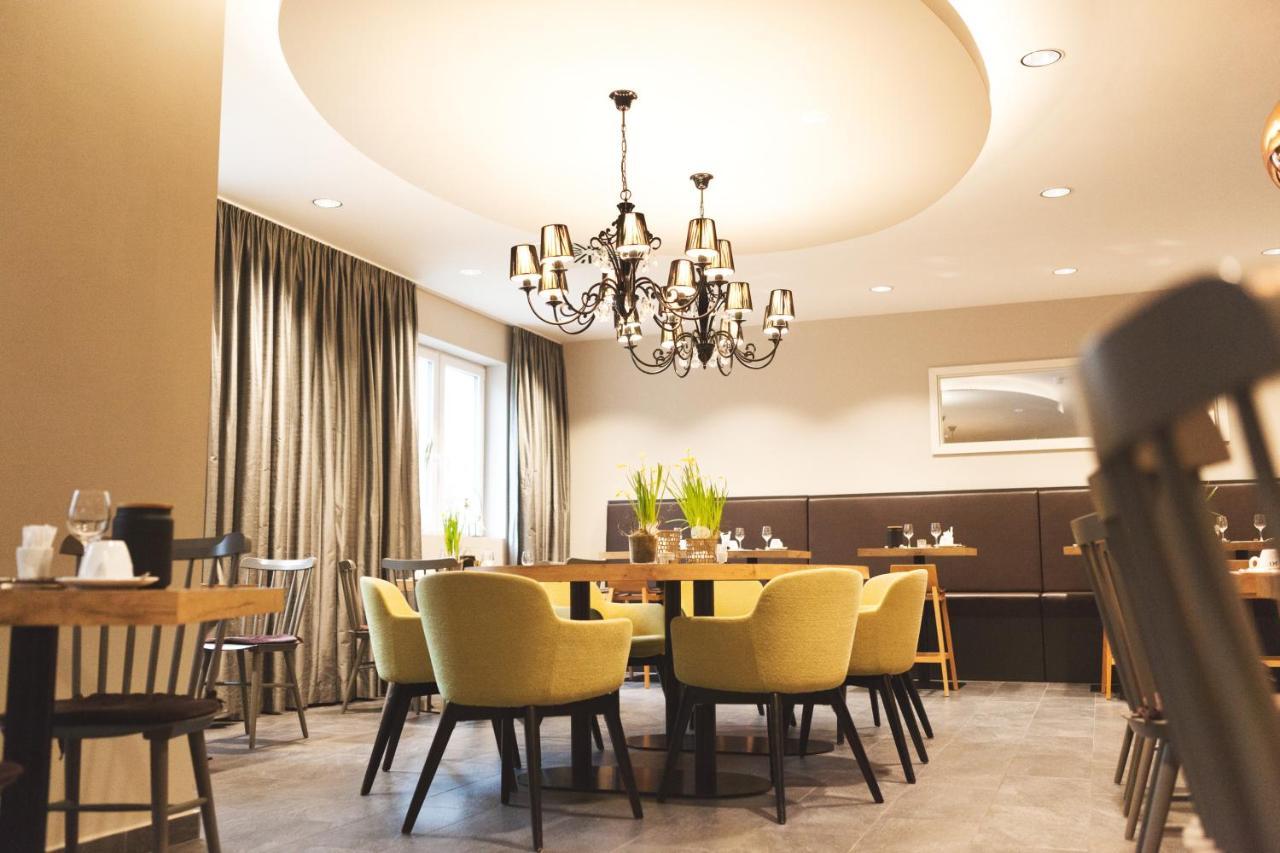 Weinhotel Kaisergarten Альцай Экстерьер фото