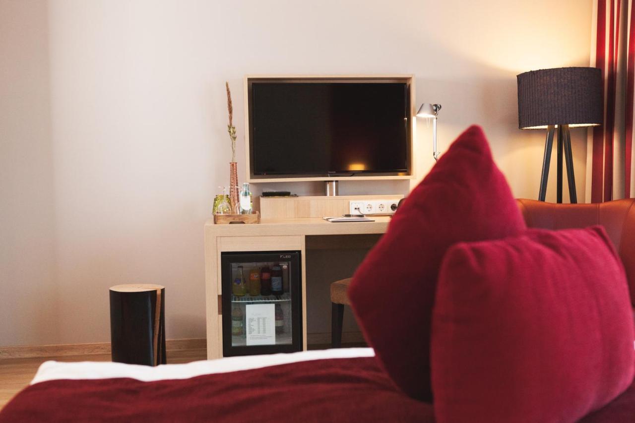 Weinhotel Kaisergarten Альцай Экстерьер фото