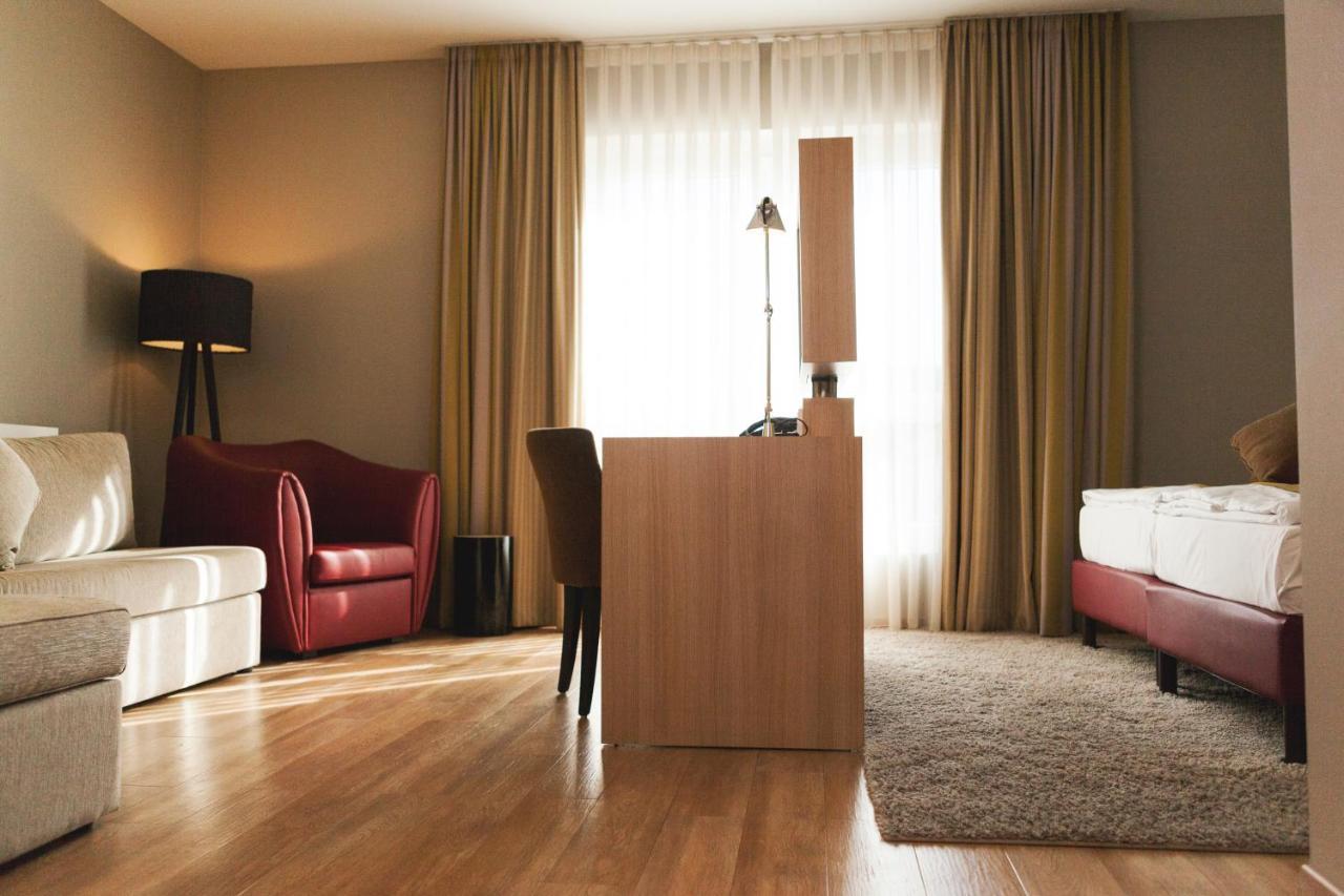 Weinhotel Kaisergarten Альцай Экстерьер фото