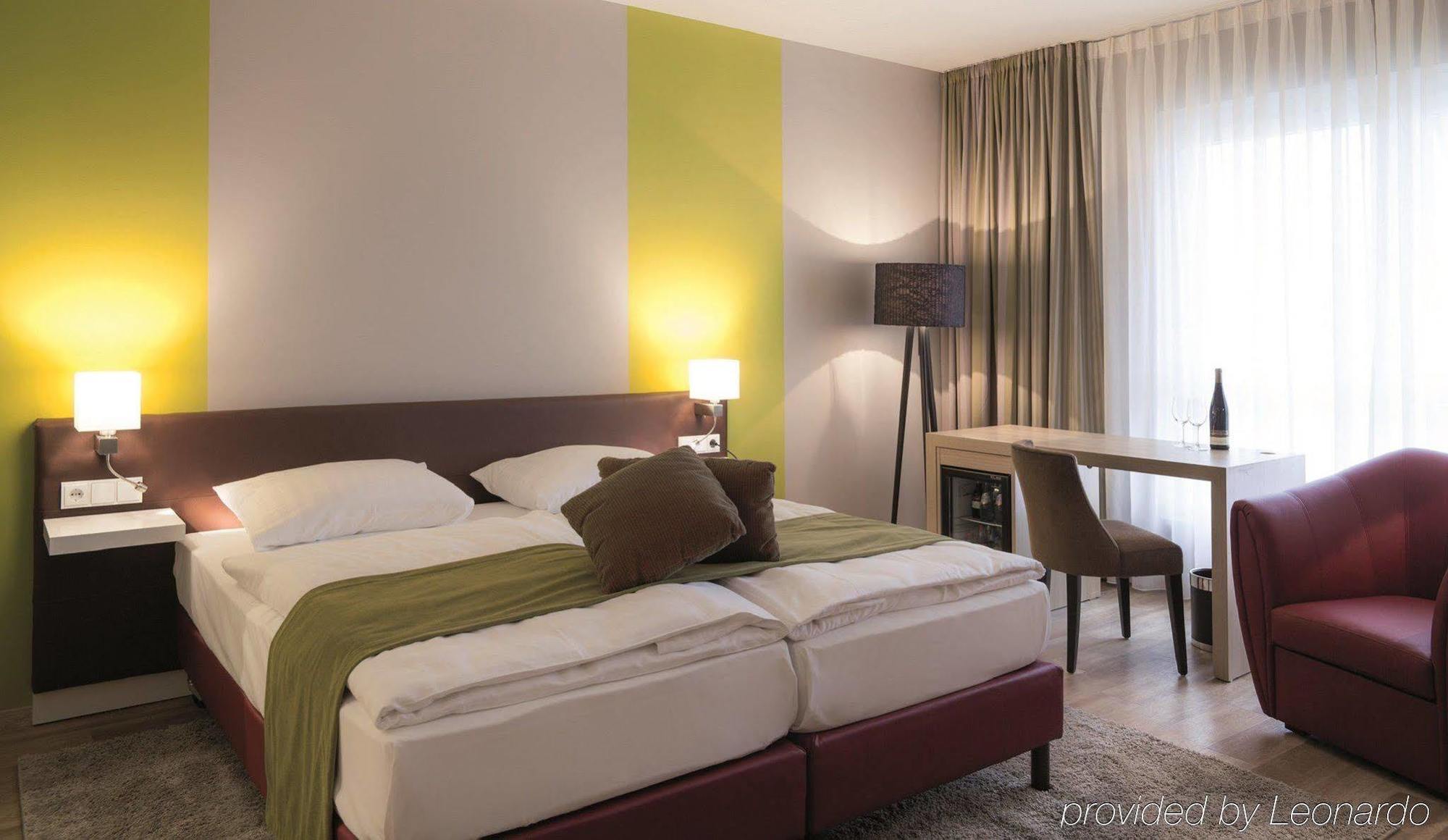 Weinhotel Kaisergarten Альцай Экстерьер фото