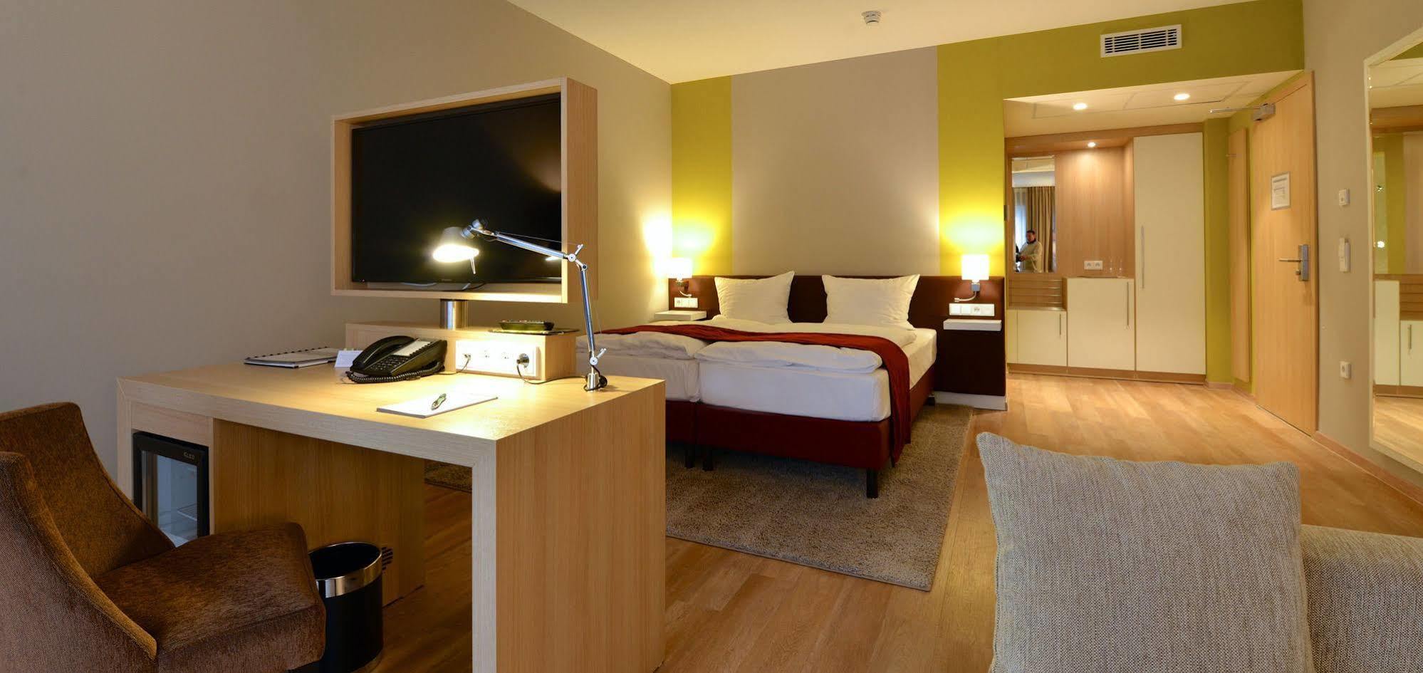 Weinhotel Kaisergarten Альцай Экстерьер фото