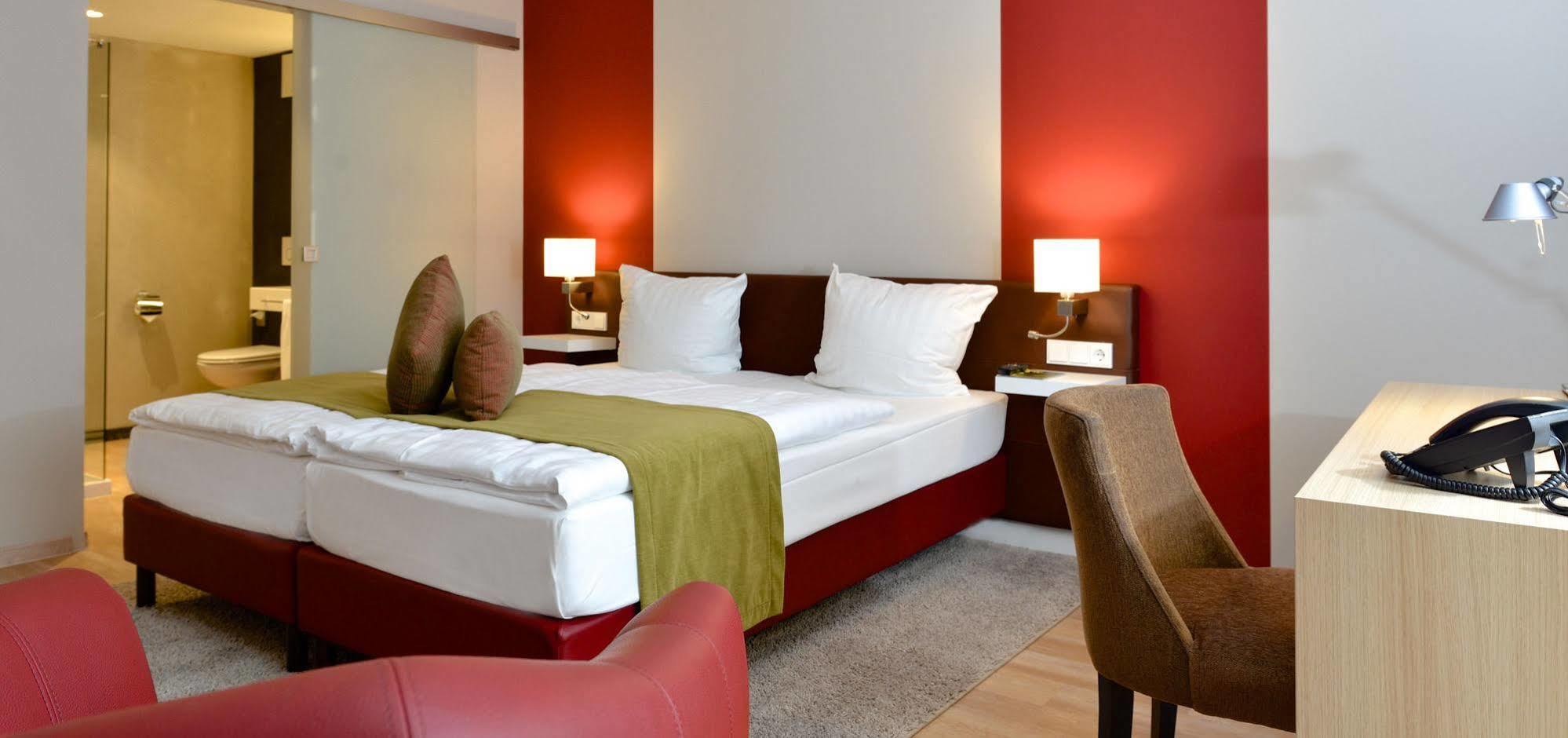 Weinhotel Kaisergarten Альцай Экстерьер фото